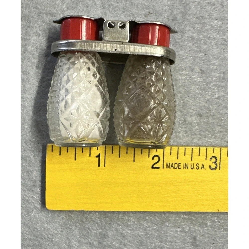 1940s - 1950s Vintage Mini Picnic  salt  Pepper Set With Red Caps 1930's
